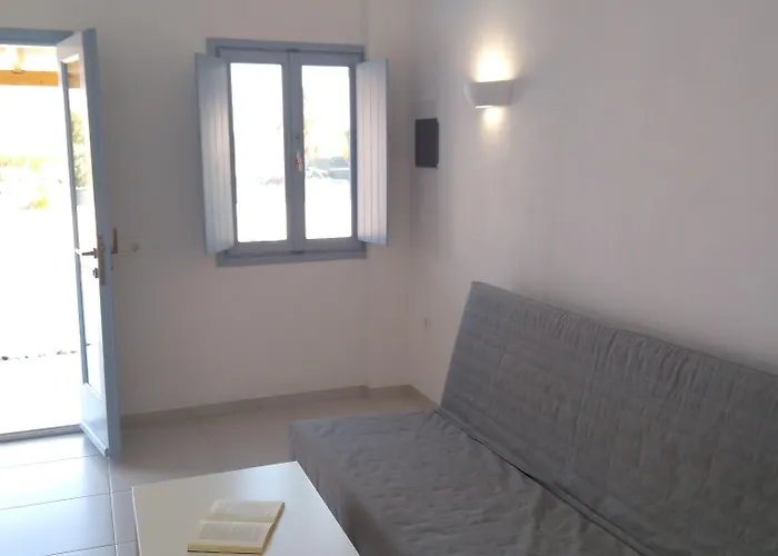 Daylight Hotel Perissa (Santorini)