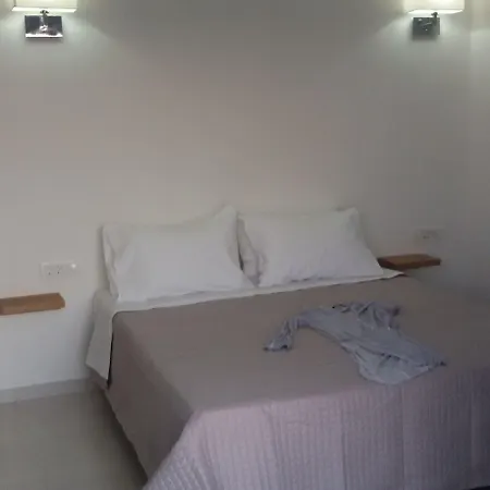 Hotel Daylight Perissa (Santorini)