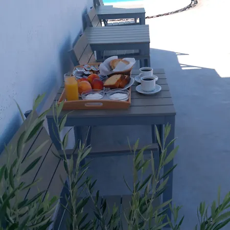 Daylight Otel Perissa (Santorini)