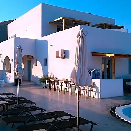 Daylight Hotel Perissa (Santorini)
