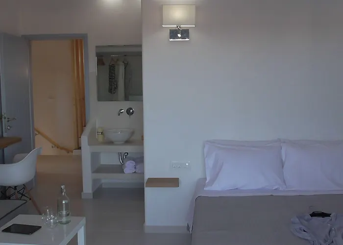 Hotel Daylight Períssa