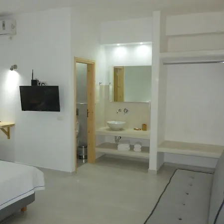 Daylight Hotel Perissa (Santorini)