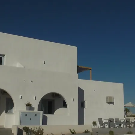 Daylight Hotel Perissa (Santorini)