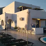 Daylight Hotel Períssa